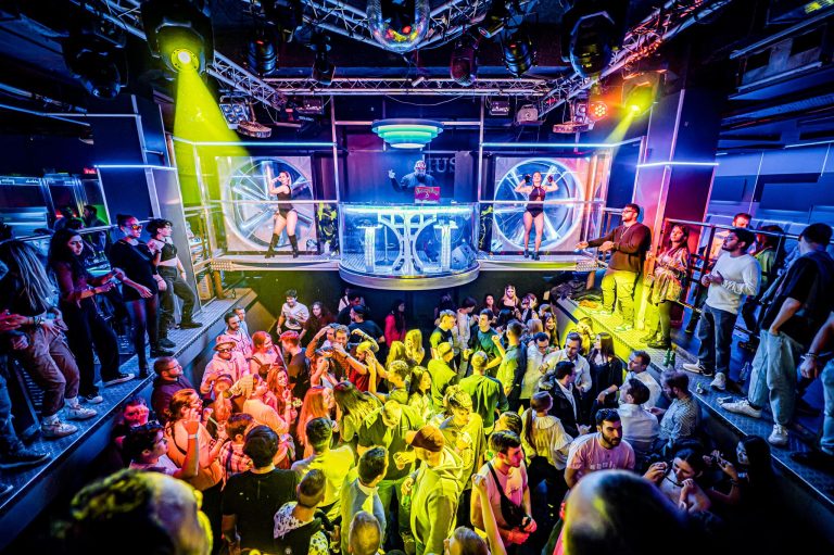 Karaoke Bar in Prag finden: Die Top-Adresse für Partys und Events